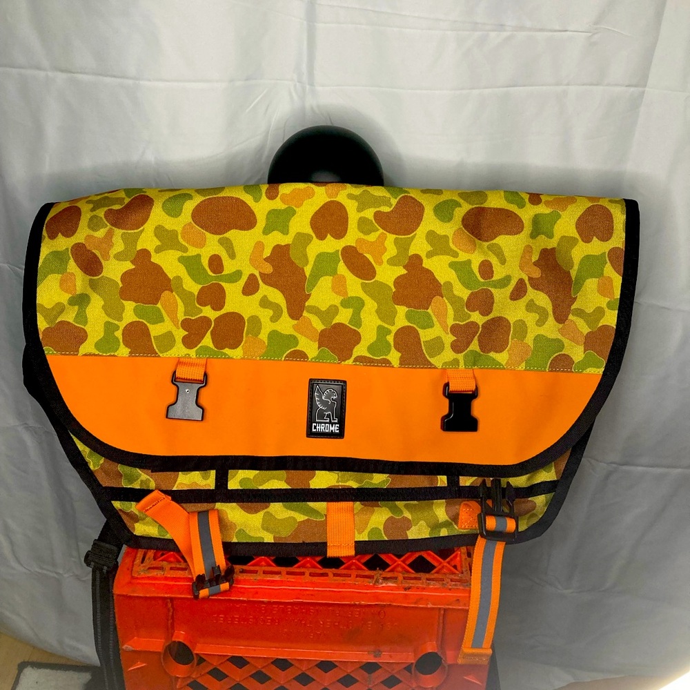 Chrome metro messenger bag